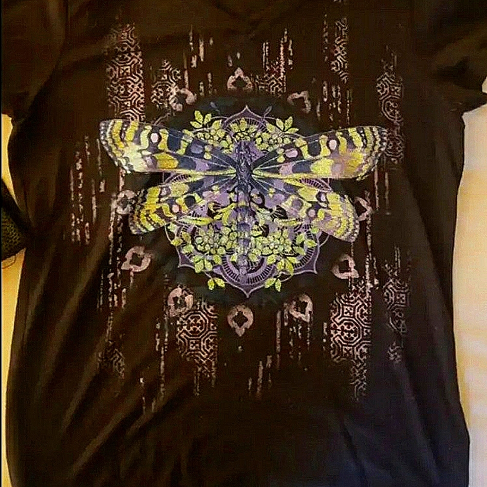 Butterfly shirt w/glitter